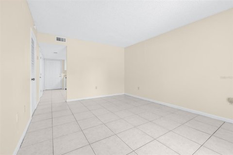 Adosado en venta en Lakeland, Florida, 2 dormitorios, 89.19 m2 № 2204097 - foto 4
