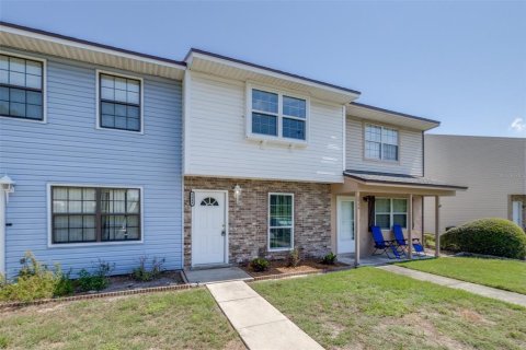 Townhouse in Lakeland, Florida 2 bedrooms, 89.19 sq.m. № 2204097