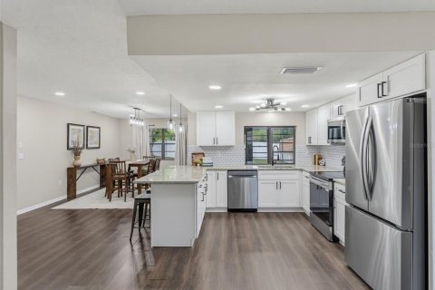 Villa ou maison à vendre à Spring Hill, Floride: 3 chambres, 157.75 m2 № 2302231 - photo 7