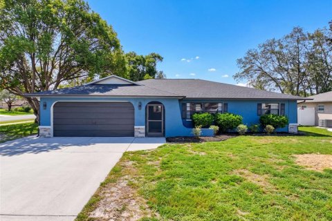 Villa ou maison à Spring Hill, Floride 3 chambres, 157.75 m2 № 2302231