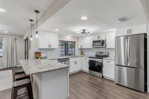 Villa ou maison à vendre à Spring Hill, Floride: 3 chambres, 157.75 m2 № 2302231 - photo 6