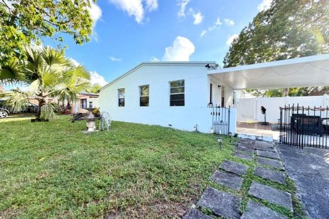 Villa ou maison à vendre à West Park, Floride: 3 chambres, 102.75 m2 № 1994666 - photo 3