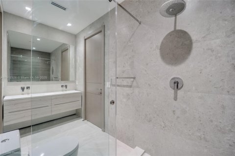 Casa en venta en Miami Beach, Florida, 6 dormitorios, 330.64 m2 № 1966121 - foto 19