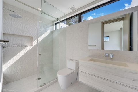 Casa en venta en Miami Beach, Florida, 6 dormitorios, 330.64 m2 № 1966121 - foto 23