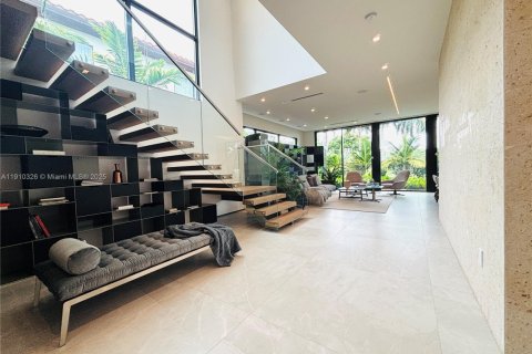 Casa en venta en Miami Beach, Florida, 6 dormitorios, 330.64 m2 № 1966121 - foto 4