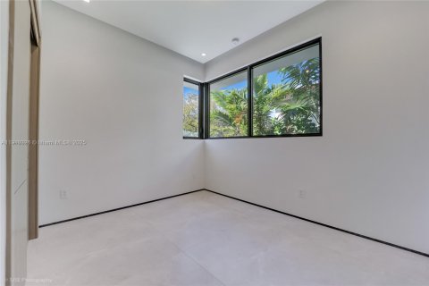 Casa en venta en Miami Beach, Florida, 6 dormitorios, 330.64 m2 № 1966121 - foto 15