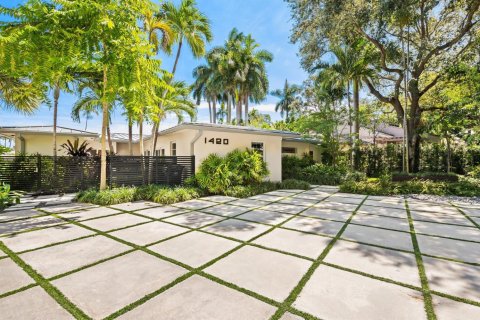 Villa ou maison à Fort Lauderdale, Floride 4 chambres, 240.43 m2 № 2435505