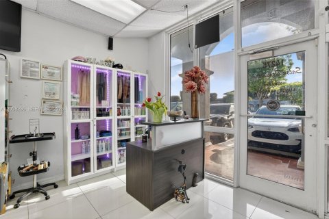 Immobilier commercial à vendre à Kendall, Floride № 2170902 - photo 2