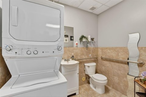 Immobilier commercial à vendre à Kendall, Floride № 2170902 - photo 17