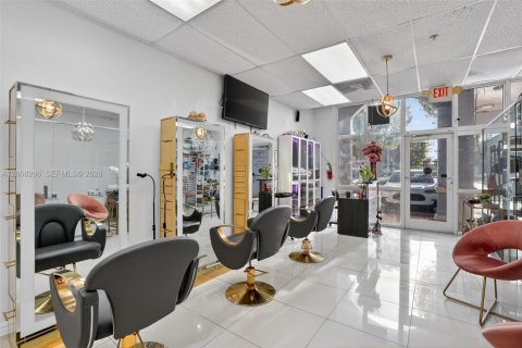 Immobilier commercial à vendre à Kendall, Floride № 2170902 - photo 4