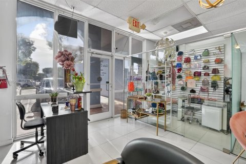 Immobilier commercial à vendre à Kendall, Floride № 2170902 - photo 3