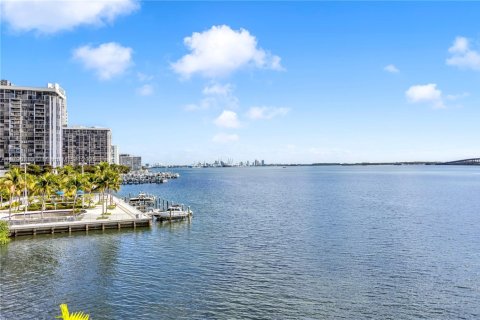 Copropriété à vendre à Miami, Floride: 2 chambres, 92.9 m2 № 1938021 - photo 13