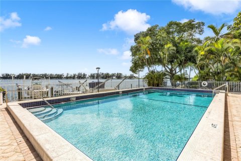 Copropriété à vendre à Miami, Floride: 2 chambres, 92.9 m2 № 1938021 - photo 27