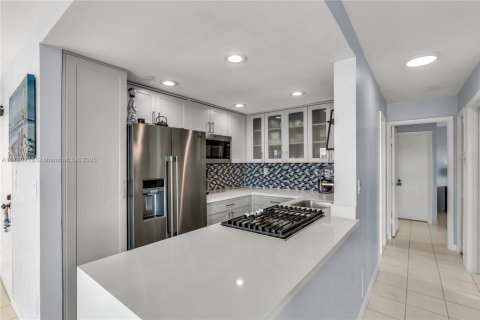 Copropriété à vendre à Miami, Floride: 2 chambres, 92.9 m2 № 1938021 - photo 17
