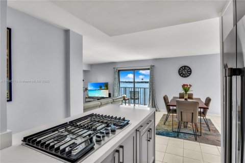 Copropriété à vendre à Miami, Floride: 2 chambres, 92.9 m2 № 1938021 - photo 15