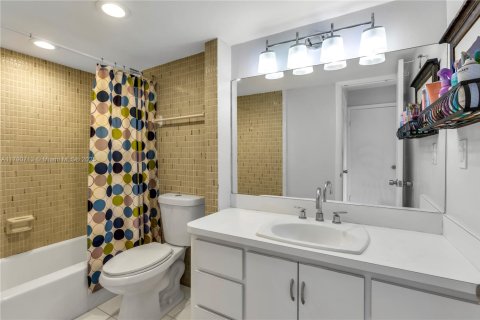 Copropriété à vendre à Miami, Floride: 2 chambres, 92.9 m2 № 1938021 - photo 23