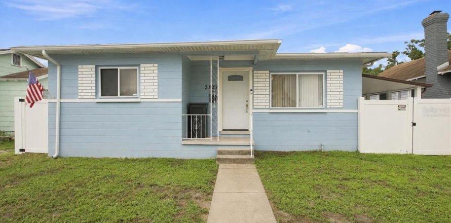 Villa ou maison à Saint Petersburg, Floride 3 chambres, 125.6 m2 № 2289682