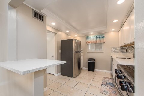Copropriété à louer à Clearwater, Floride: 2 chambres, 109.72 m2 № 2387403 - photo 6