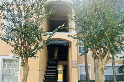 Condominio en alquiler en Orlando, Florida, 2 dormitorios, 97.55 m2 № 1822742 - foto 2