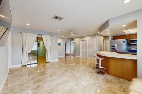 House in Safety Harbor, Florida 3 bedrooms, 172.43 sq.m. № 1782482 - photo 12