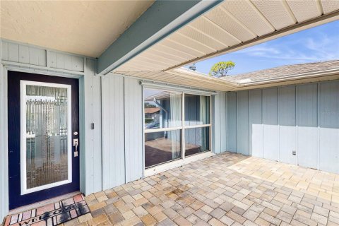 House in Safety Harbor, Florida 3 bedrooms, 172.43 sq.m. № 1782482 - photo 6