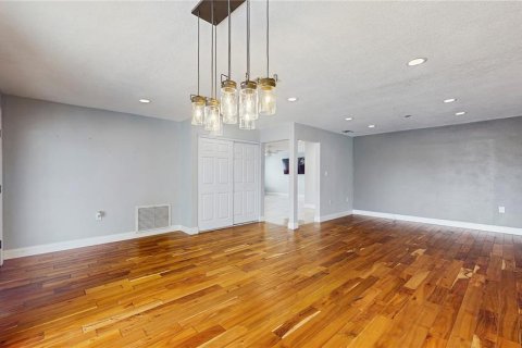 House in Safety Harbor, Florida 3 bedrooms, 172.43 sq.m. № 1782482 - photo 8