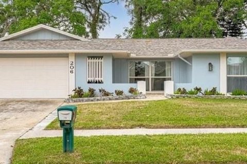 House in Safety Harbor, Florida 3 bedrooms, 172.43 sq.m. № 1782482 - photo 1