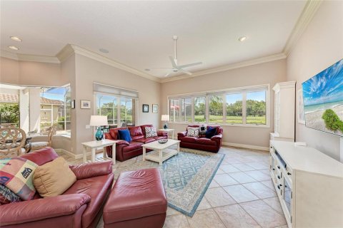 House in Bradenton, Florida 3 bedrooms, 231.42 sq.m. № 1772922 - photo 9