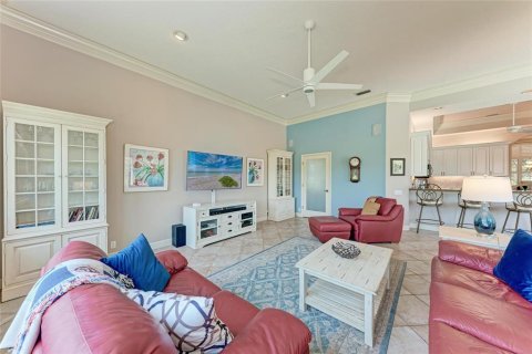 House in Bradenton, Florida 3 bedrooms, 231.42 sq.m. № 1772922 - photo 7