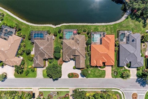 House in Bradenton, Florida 3 bedrooms, 231.42 sq.m. № 1772922 - photo 17