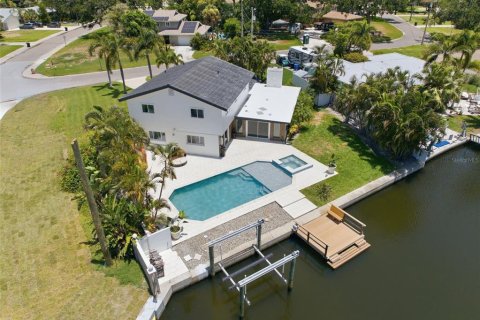 Villa ou maison à vendre à Saint Petersburg, Floride: 5 chambres, 268.3 m2 № 2199707 - photo 8