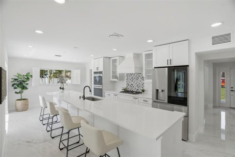 Villa ou maison à vendre à Saint Petersburg, Floride: 5 chambres, 268.3 m2 № 2199707 - photo 4