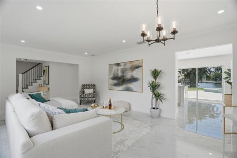 Villa ou maison à vendre à Saint Petersburg, Floride: 5 chambres, 268.3 m2 № 2199707 - photo 10