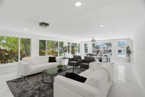Villa ou maison à vendre à Saint Petersburg, Floride: 5 chambres, 268.3 m2 № 2199707 - photo 14