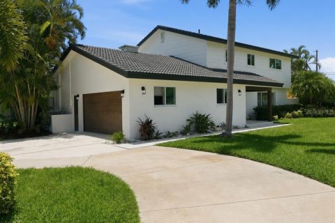 Villa ou maison à Saint Petersburg, Floride 5 chambres, 268.3 m2 № 2199707