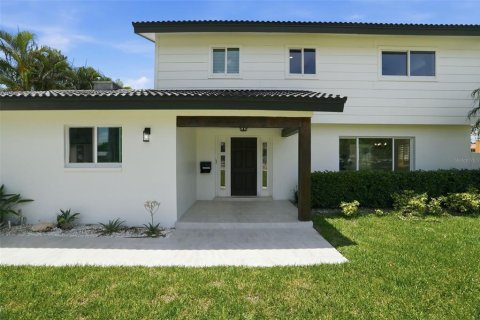 Villa ou maison à vendre à Saint Petersburg, Floride: 5 chambres, 268.3 m2 № 2199707 - photo 3