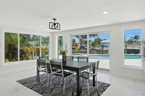 Villa ou maison à vendre à Saint Petersburg, Floride: 5 chambres, 268.3 m2 № 2199707 - photo 15