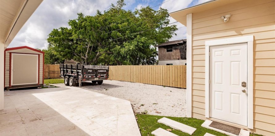 Villa ou maison à Lake Worth, Floride 3 chambres, 102.19 m2 № 1163286