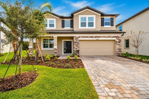 House in Zephyrhills, Florida 5 bedrooms, 349.41 sq.m. № 2283861
