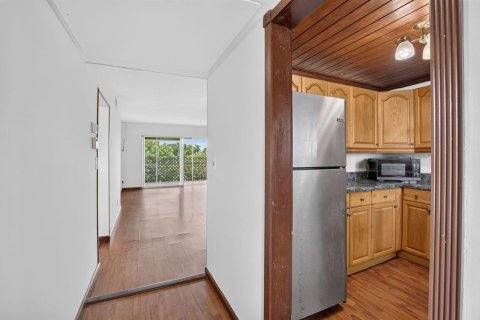 Copropriété à louer à Lantana, Floride: 2 chambres, 110.46 m2 № 2245944 - photo 6