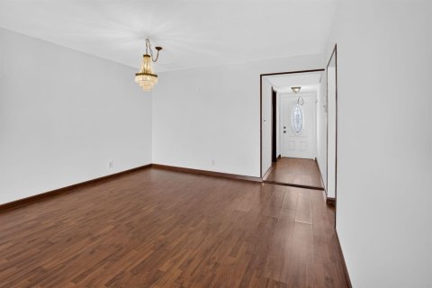 Copropriété à louer à Lantana, Floride: 2 chambres, 110.46 m2 № 2245944 - photo 15