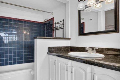 Copropriété à louer à Lantana, Floride: 2 chambres, 110.46 m2 № 2245944 - photo 24