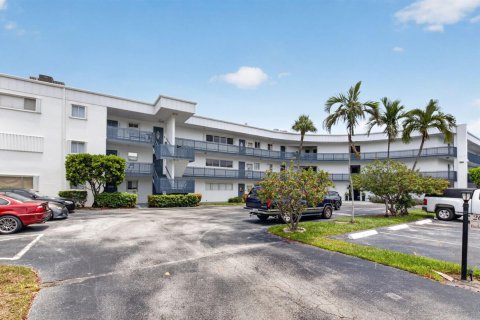 Copropriété à louer à Lantana, Floride: 2 chambres, 110.46 m2 № 2245944 - photo 2