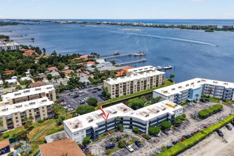 Copropriété à louer à Lantana, Floride: 2 chambres, 110.46 m2 № 2245944 - photo 30