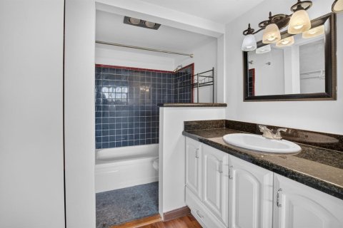 Copropriété à louer à Lantana, Floride: 2 chambres, 110.46 m2 № 2245944 - photo 23