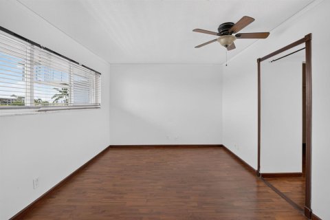 Copropriété à louer à Lantana, Floride: 2 chambres, 110.46 m2 № 2245944 - photo 21