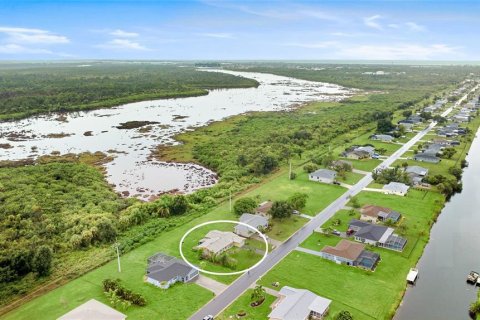 House in Rotonda, Florida 3 bedrooms, 161.93 sq.m. № 2287715