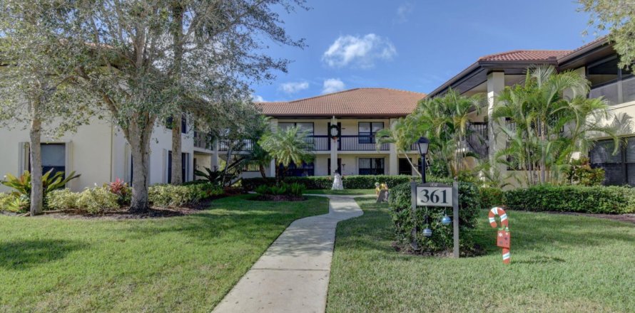 Condo in Stuart, Florida, 2 bedrooms  № 932642