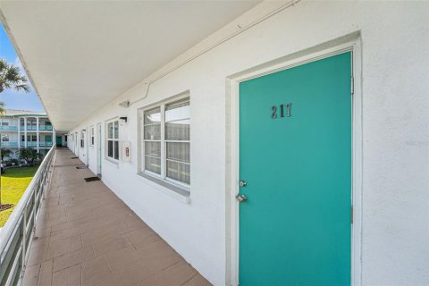 Купить кондоминиум в Сент-Питерсберг, Флорида 3 комнаты, 84.54м2, № 1873069 - фото 2