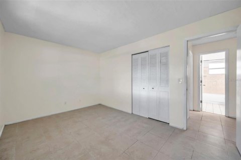 Commercial property in Largo, Florida 4 bedrooms, 171.5 sq.m. № 2101465 - photo 21